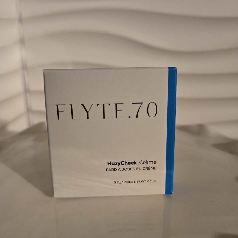 Flyte.70 HazyCheek Crème Blush In Heartbreaker